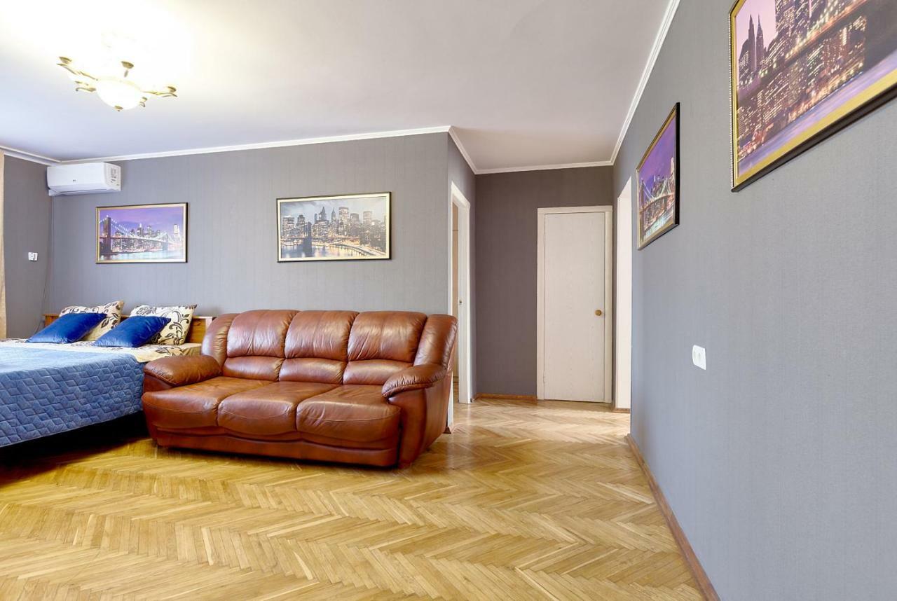 L3-82 Main Street- Modern New Three 3 Separate 3Bedrooms 100 M2 - Central Location, Metro Palace Of Sports - Gulliver Mall, Arena City 키예프 외부 사진